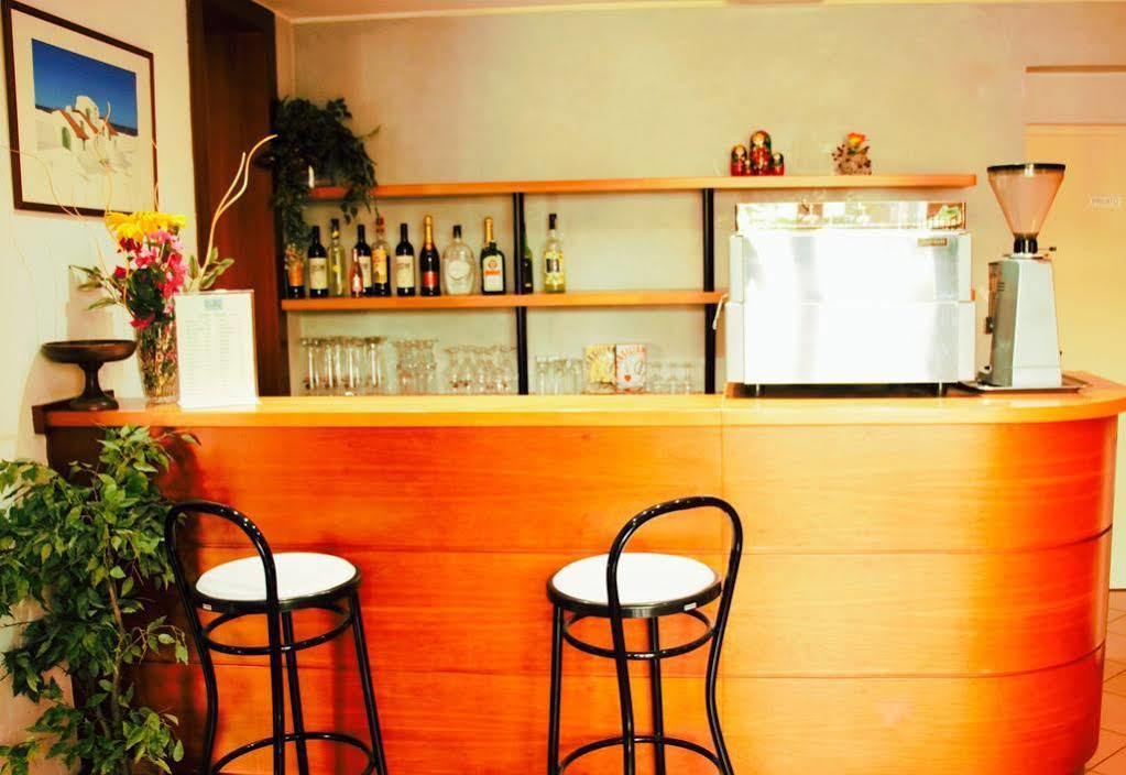 鲁思安娜酒店 里米尼 外观 照片